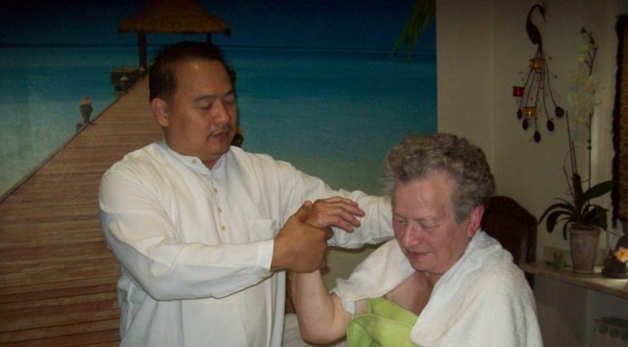 นวดรักษา แก้อาการ โดยหมอนวดวิชาชีพ